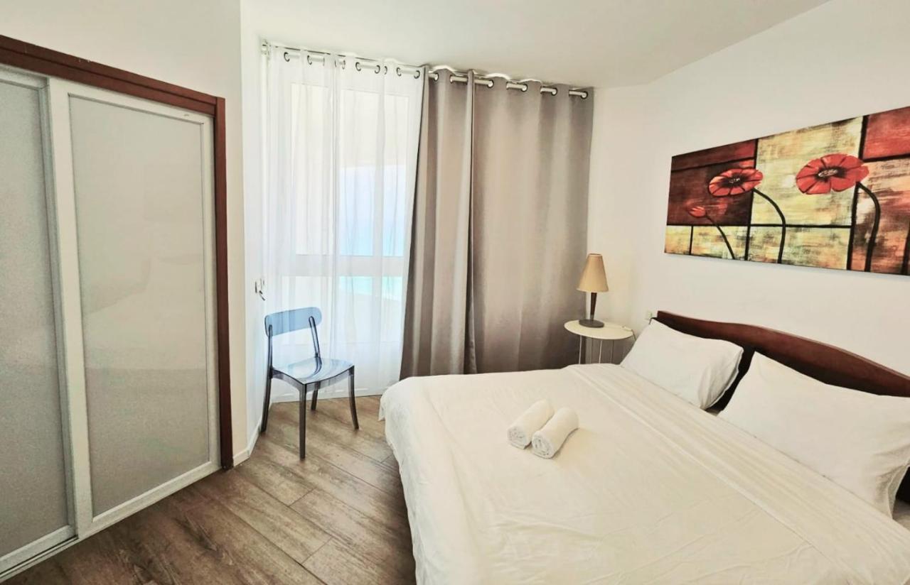 Go To Apartments In Leonardo Bat Yam Exteriör bild