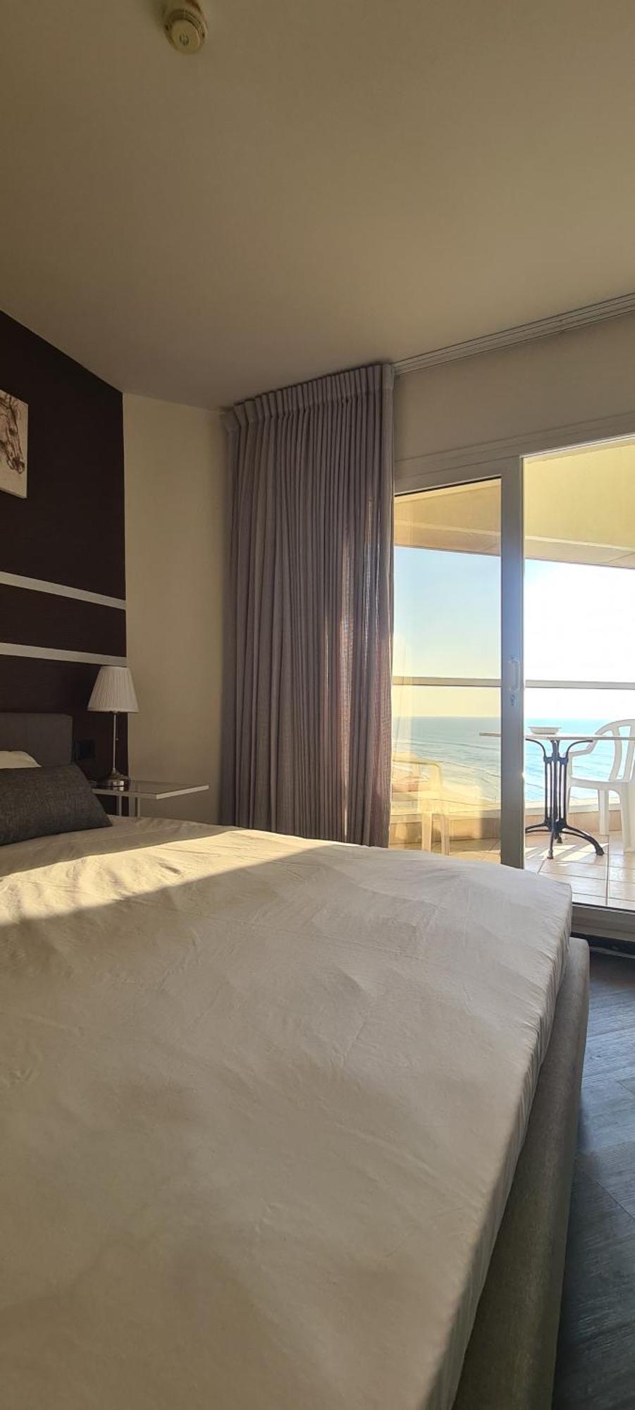 Go To Apartments In Leonardo Bat Yam Exteriör bild