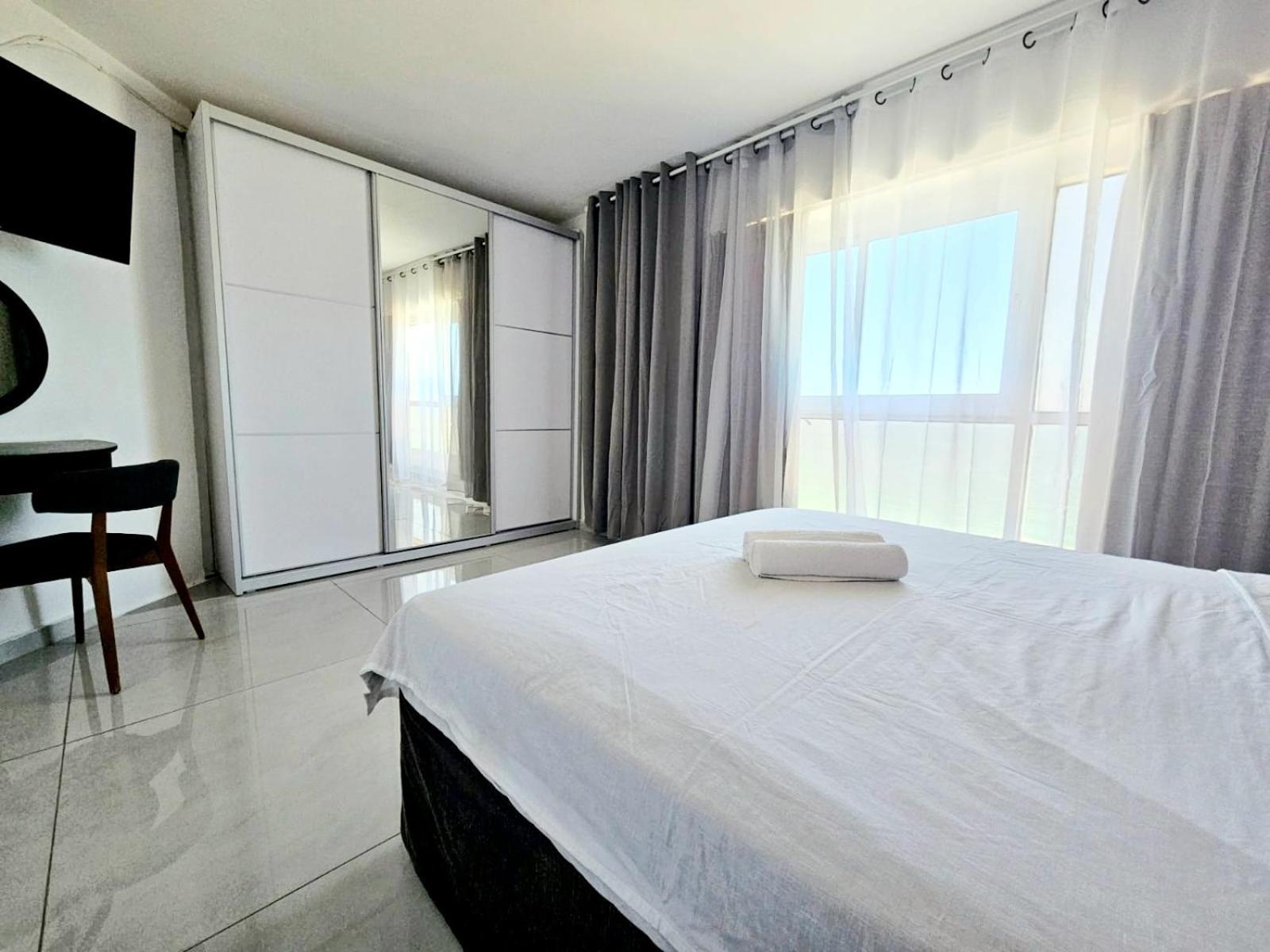 Go To Apartments In Leonardo Bat Yam Exteriör bild
