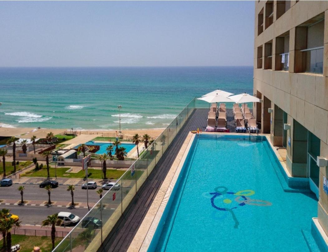Go To Apartments In Leonardo Bat Yam Exteriör bild