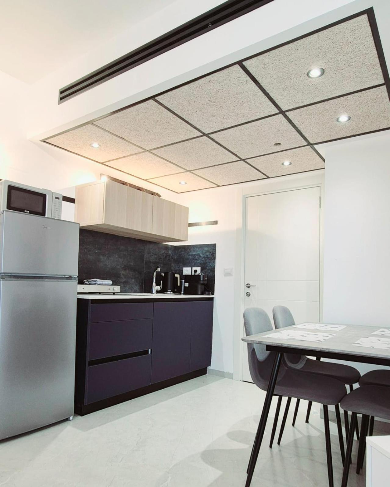 Go To Apartments In Leonardo Bat Yam Rum bild